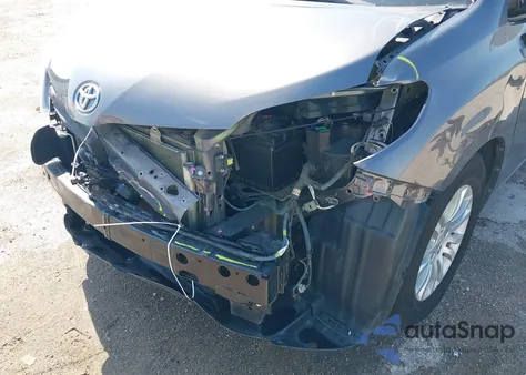 2017 Toyota Sienna Xle 8 Passenger из США, поврежденный, VIN 5TDYZ3DCXHS856655